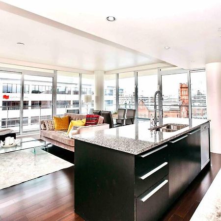Victoria'S Best Location 2 Bedroom Luxe Condo מראה חיצוני תמונה
