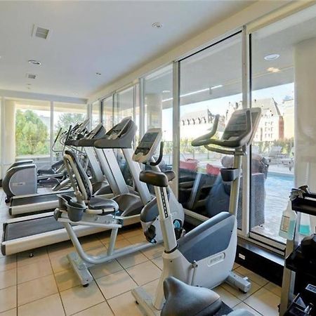 Victoria'S Best Location 2 Bedroom Luxe Condo מראה חיצוני תמונה