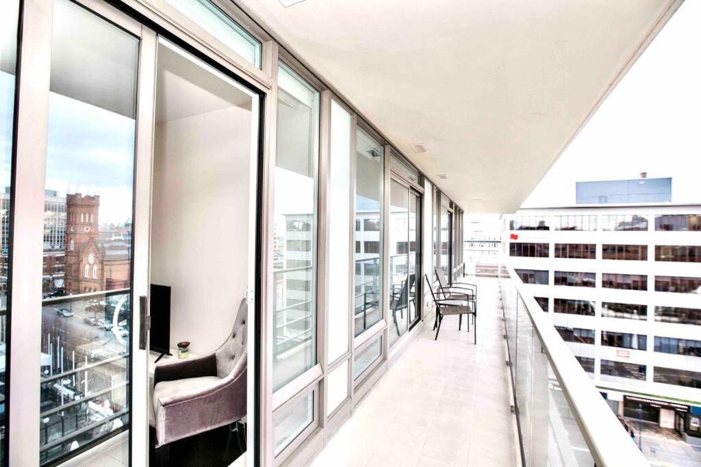 Victoria'S Best Location 2 Bedroom Luxe Condo מראה חיצוני תמונה